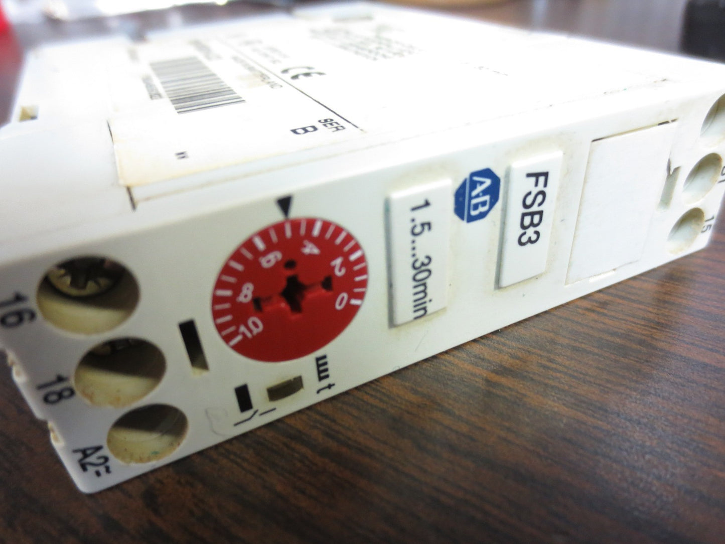 ALLEN-BRADLEY 700-FSB3HU23 Ser. B - PROGRAMMABLE TIMER -.1.5-30MIN3