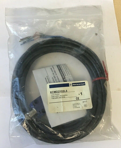 TELEMECANIQUE XCMD2102L5 LIMIT SWITCH 0