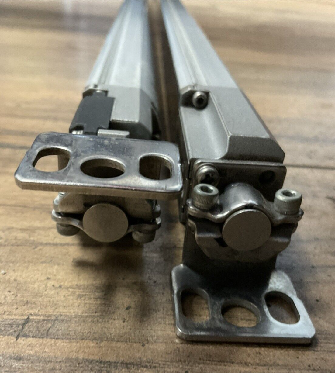 KEYENCE LIGHT CURTAIN SL-V71-R RECEIVER 24VDC SLV71-T TRANSMITTER 24VDC CLASS 28