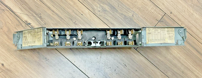 GOULD / ITE V2A3211 TWIN PANELBOARD SWITCH HP 7 1/2 240V/250VDC 3POLE 30A 3PH8