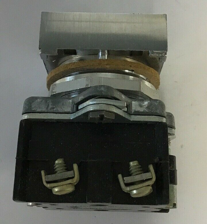 GE E30BF COMPACT PUSHBUTTON INDICATING LIGHT 6VAC/DC3