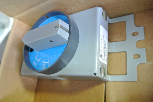 GE FCNRCNI INTEGRAL MOUNT HANDLE OPERATOR for FC100 BREAKER - NEW SURPLUS0