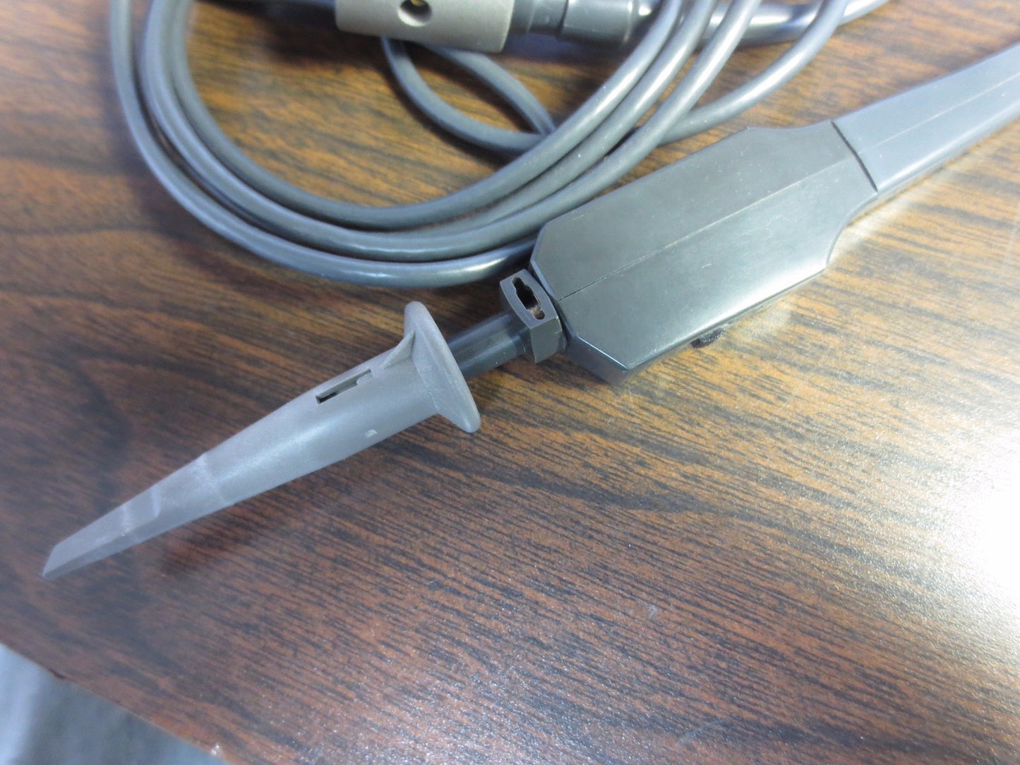 TEKTRONIX P6062B PROBE 1x 1M OHM 105pF - 10x 10M OHM 14pF x 6-Ft - SWITCHABLE1