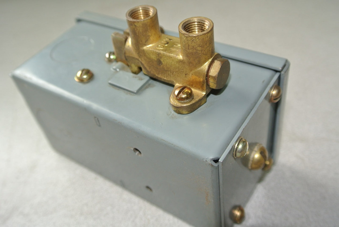 SQUARE D 9045 BG-3 MAGNETIC UNLOADER - 115/230V, 60Hz - NEW SURPLUS4