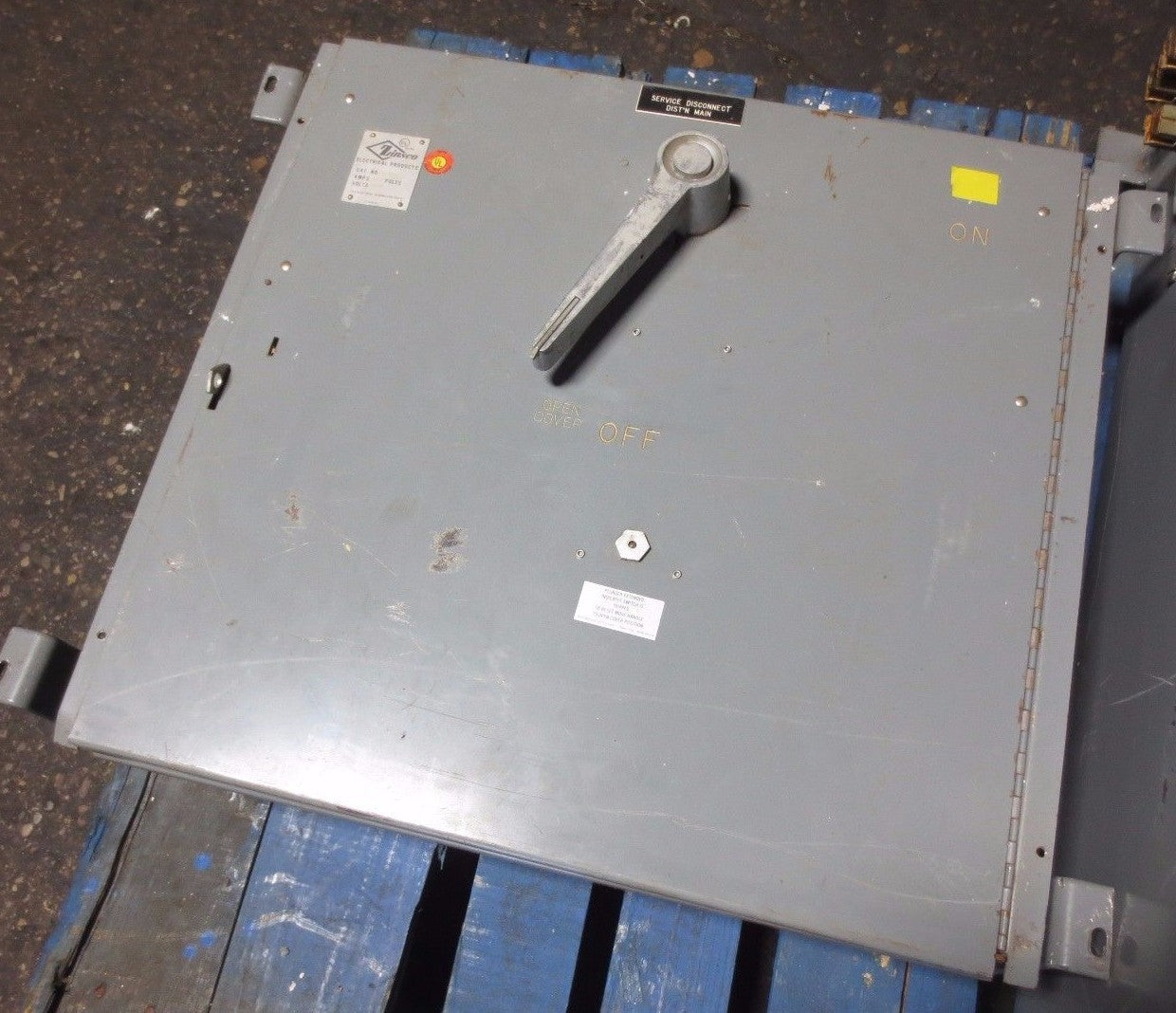 ZINSCO FDP368T FUSIBLE SWITCH - 600VAC, 1600A, 3-POLE0