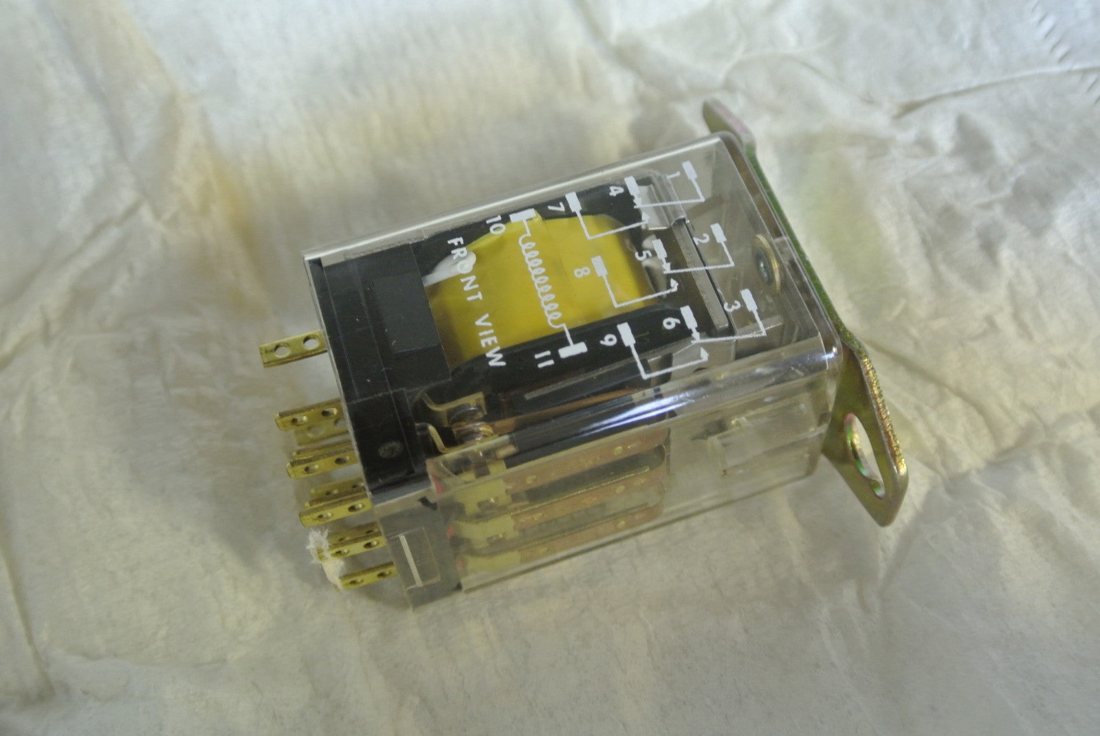 SQUARE D  8501 KT-13 GENERAL PURPOSE RELAY 3PDT, 10A, 120VAC RES. - NEW SURPLUS3