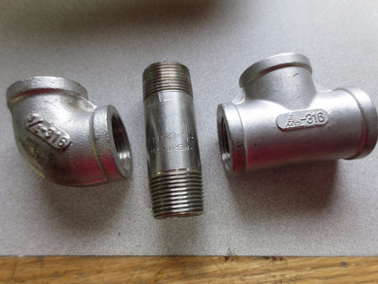 3/4" STAINLESS STEEL NIPPLE, TEE & ELBOW - NEW SURPLUS - LOT of 3 PIECES0