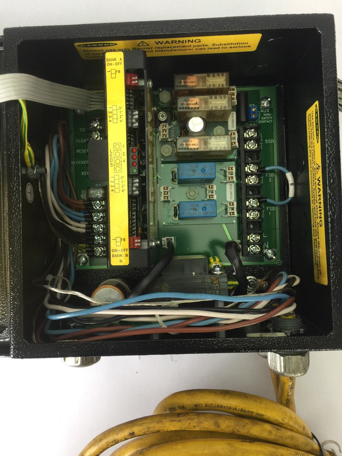 BANNER MGCA-5A MACHINE-GUARD CONTROL BOX 115VAC 10