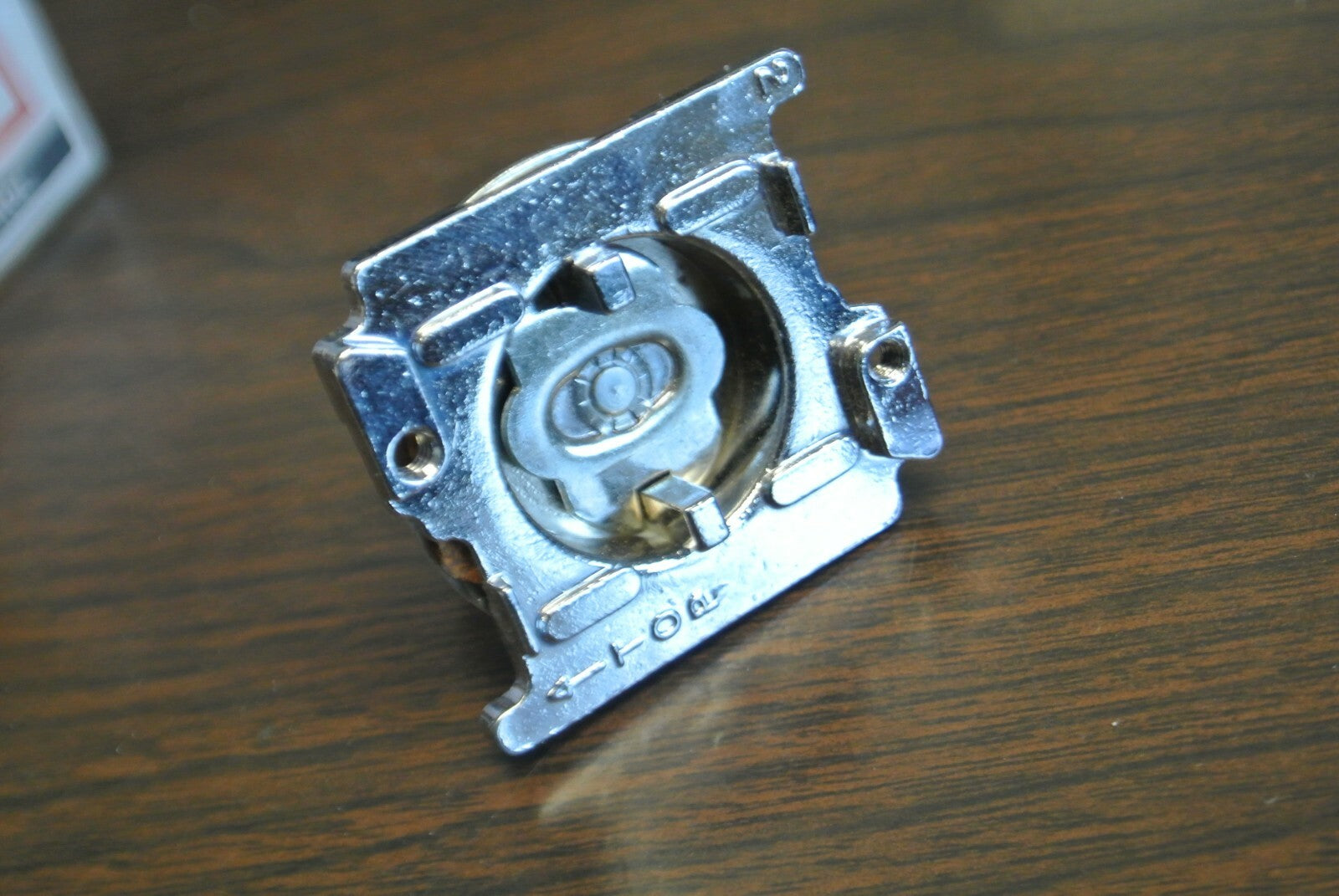 CUTLER-HAMMER E24PB FLUSH PUSHBUTTON OPERATOR / BLACK / NEW SURPLUS4