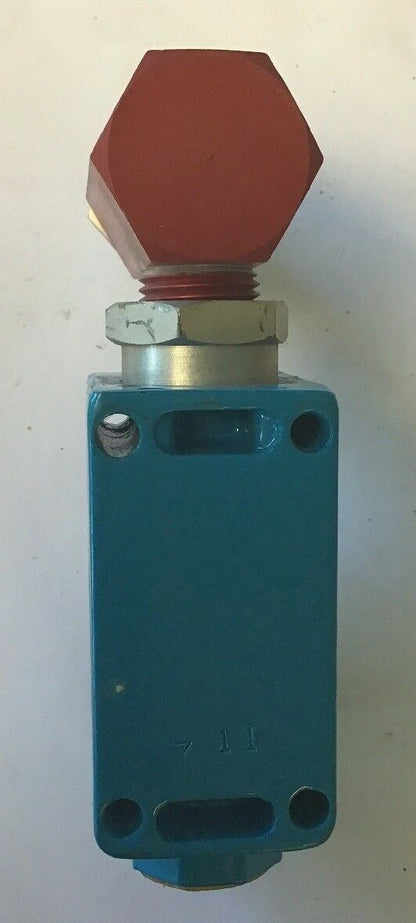 XERCON DO-15-ER EYE-BALL LIGHTOPERATED LIMIT SWITCH 120VAC3