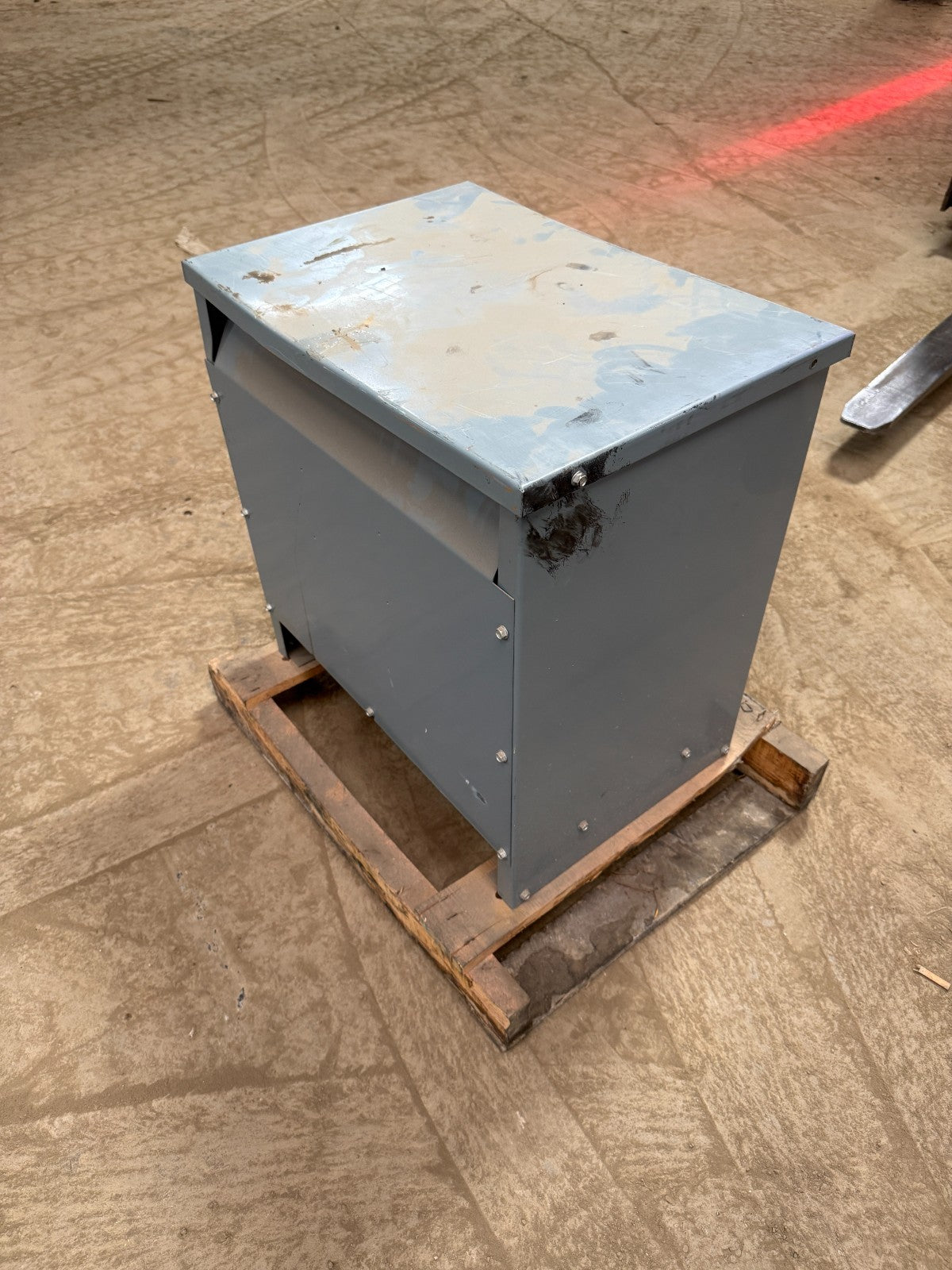 SQUARE D 30T6H 3PHASE INSULATED TRANSFORMER 30KVA H.V. 480 36A L.V. 240 72A2