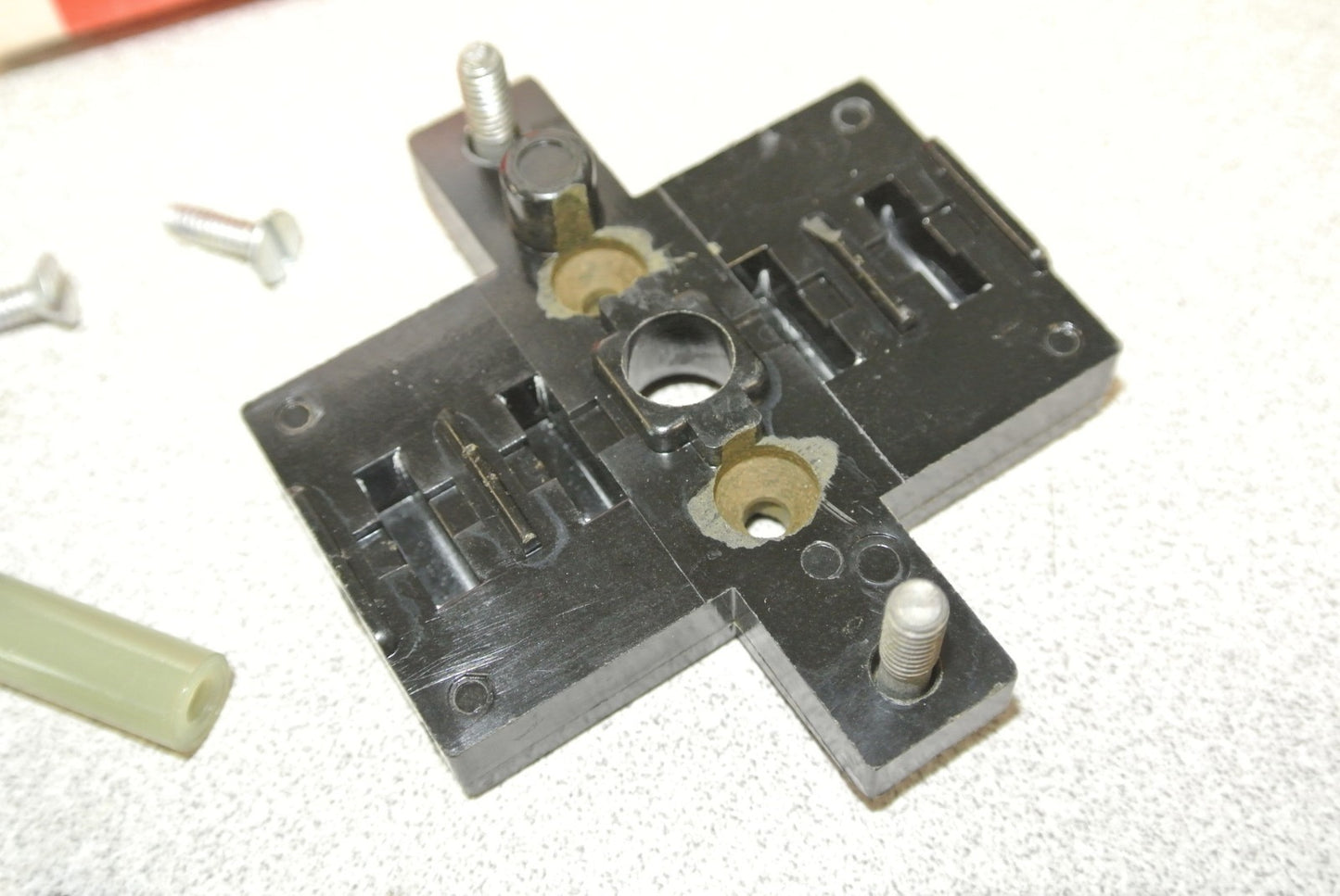 CUTLER-HAMMER D87KM1 MOUNTING PLATE to ATTACH D87 TIMER to RELAY / NEW SURPLUS4