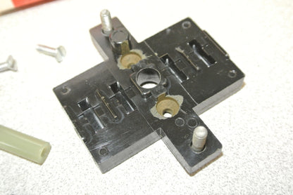 CUTLER-HAMMER D87KM1 MOUNTING PLATE to ATTACH D87 TIMER to RELAY / NEW SURPLUS4