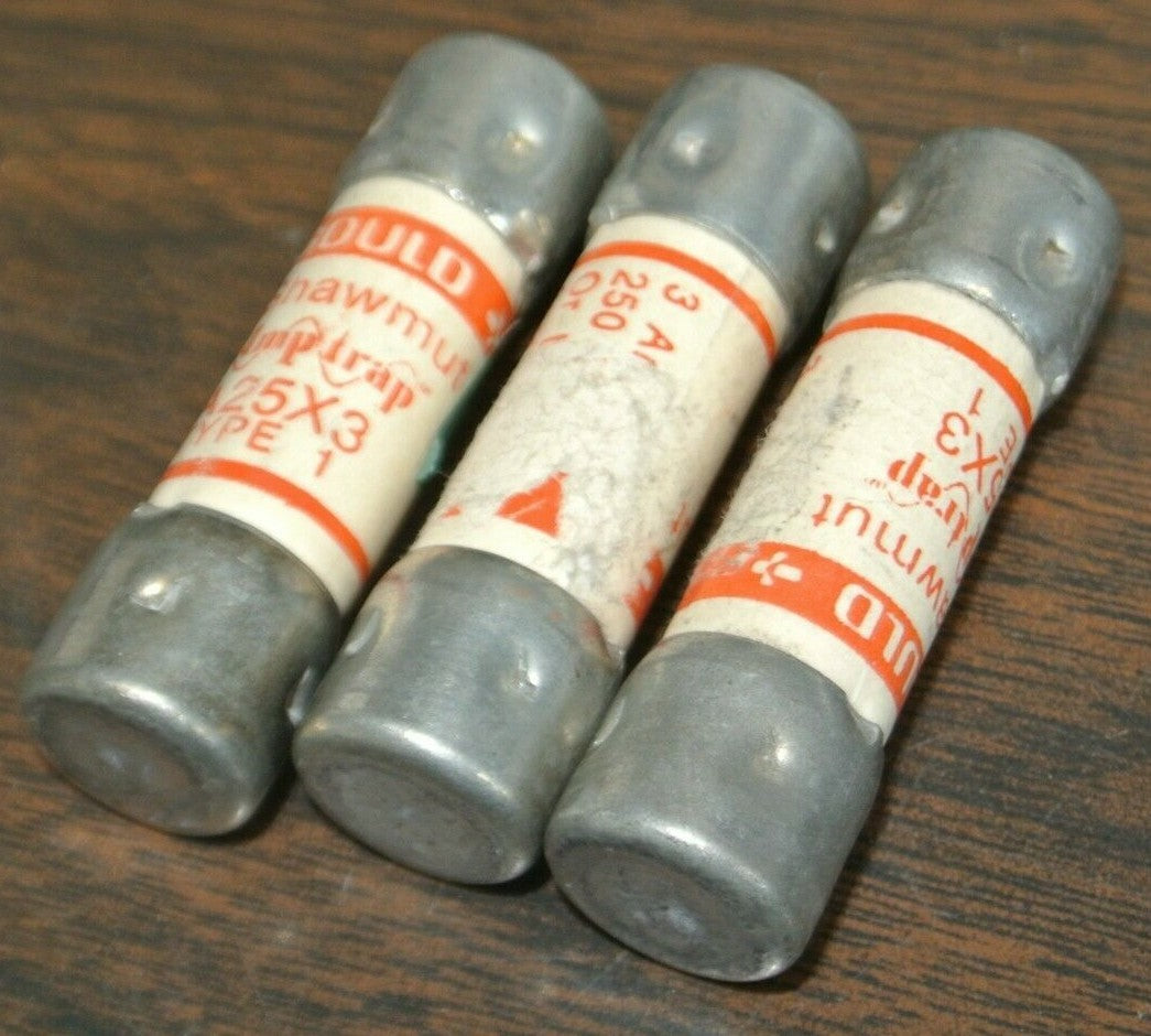 LOT of 3 / GOULD-SHAWMUT A25X3 SEMICONDUCTOR FUSE / 250V / 3A / NEW SURPLUS0
