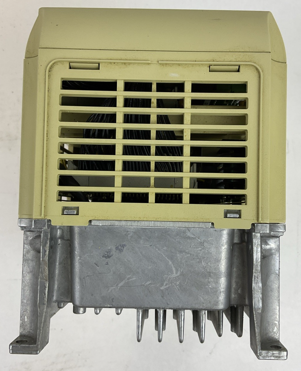 YASKAWA CIMR-P7U45P5 AC DRIVE OUTPUT 3PH 0-480V 12.5A 9.5kVA INPUT 3PH 380-480V5