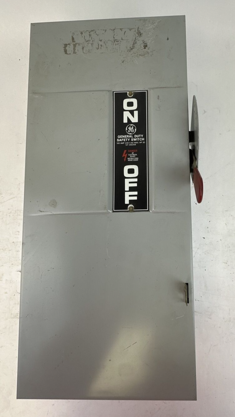 GE TG4323 FUSIBLE SAFETY SWITCH MOD 7 100A 240VAC 3PH 30HP 250VDC 20HP 3P TYPE 10