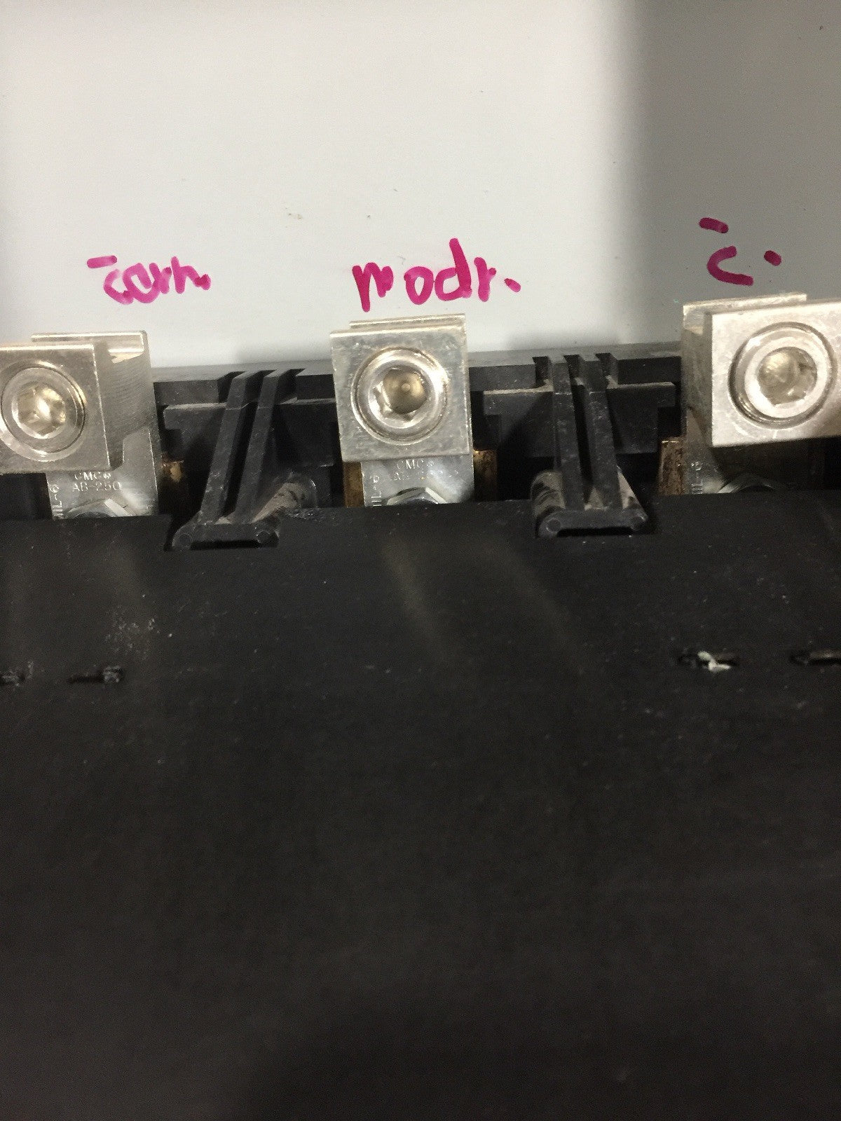 MURRAY GU324 SAFETY SWITCH 240 VAC 250 VDC 200 AMP 60 MAX HP 3 PHASE TYPE 19