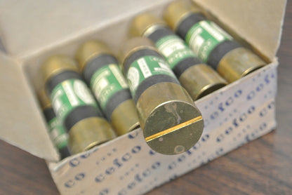 BOX of 10 CEFCO REN40 RENEWABLE FUSE / 40A / 250V / NEW SURPLUS  CAPACITY 35-60A0