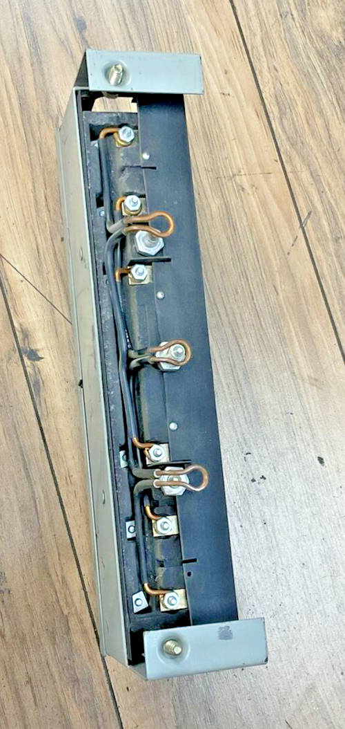 GOULD / ITE V2A3211 TWIN PANELBOARD SWITCH HP 7 1/2 240V/250VDC 3POLE 30A 3PH4