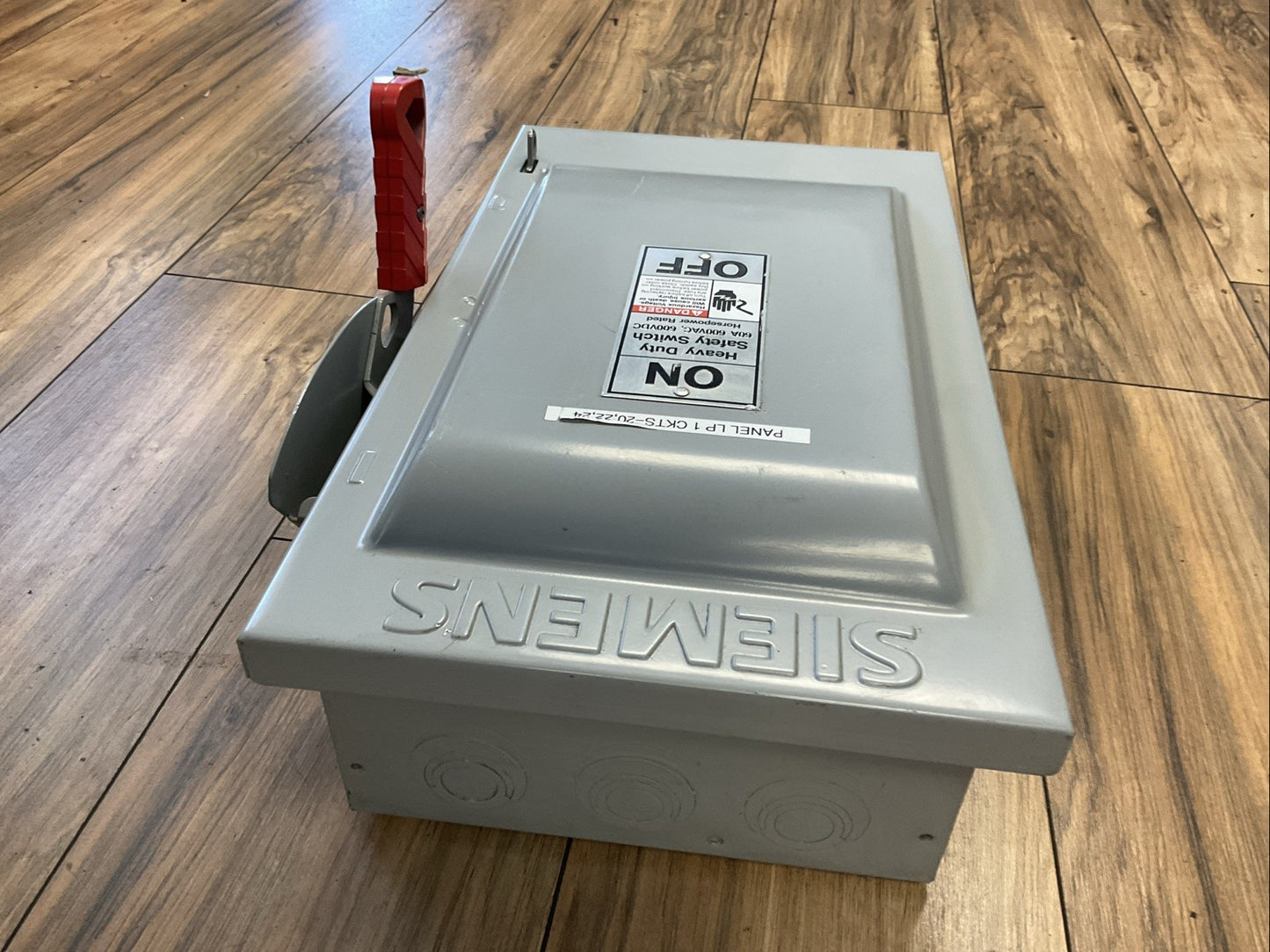 SIEMEN HF362N FUSIBLE SAFETY SWITCH 600VAC 50HP 600VDC 30HP 60A4