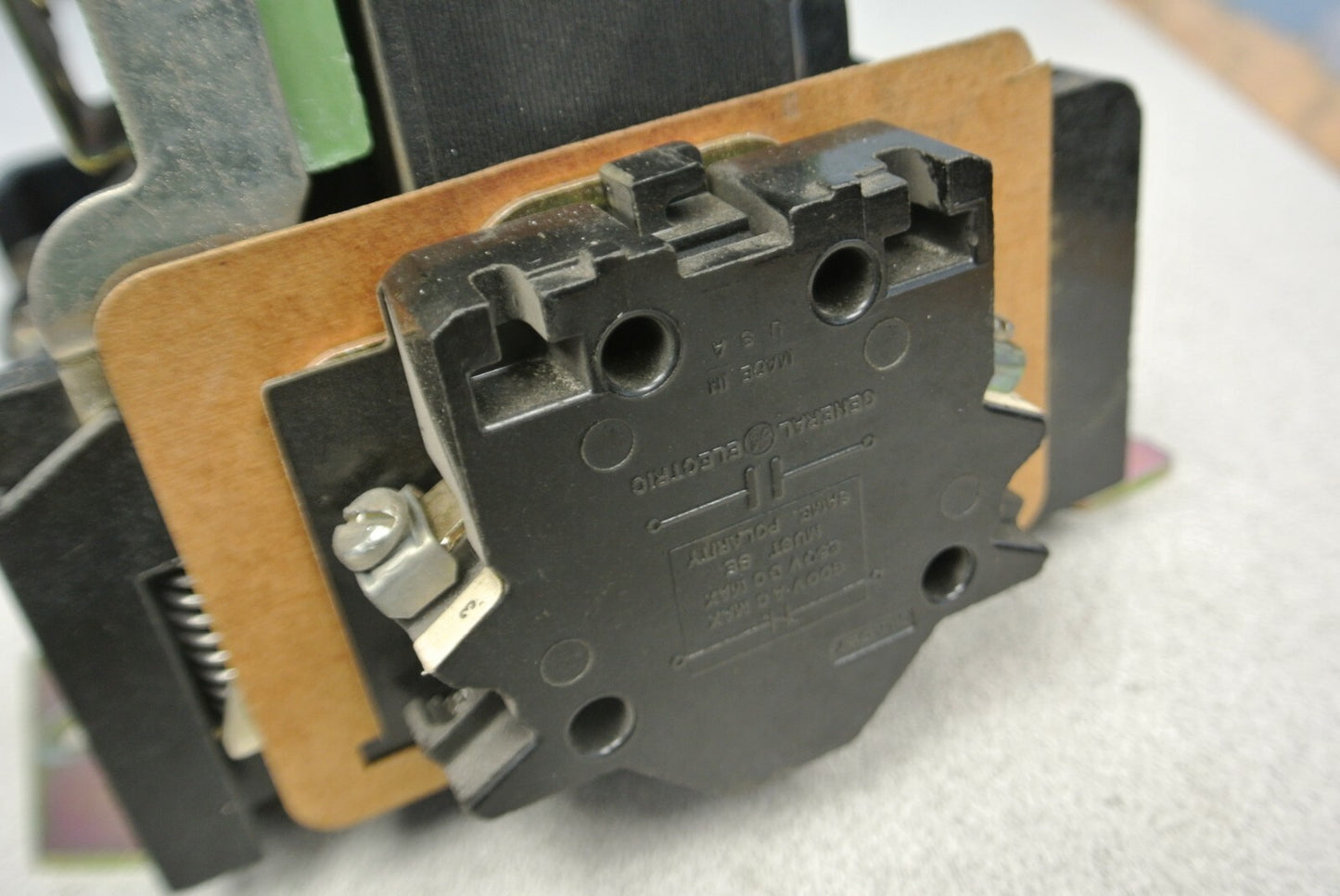 GENERAL ELECTRIC CR260L41300AJZ LIGHTING CONTACTOR / 110-120V COIL7