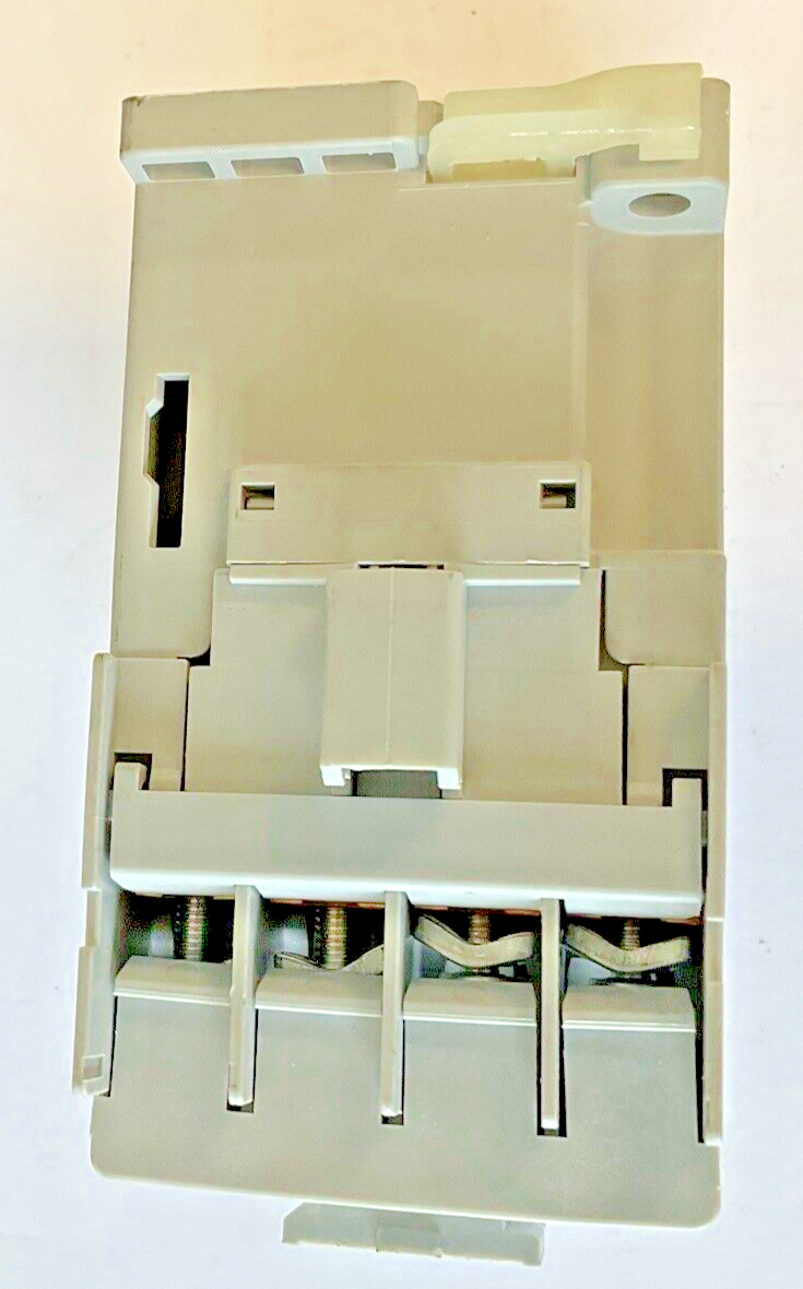 ALLEN BRADLEY 100-C23E*01 CONTACTOR SER.C 24VDC7