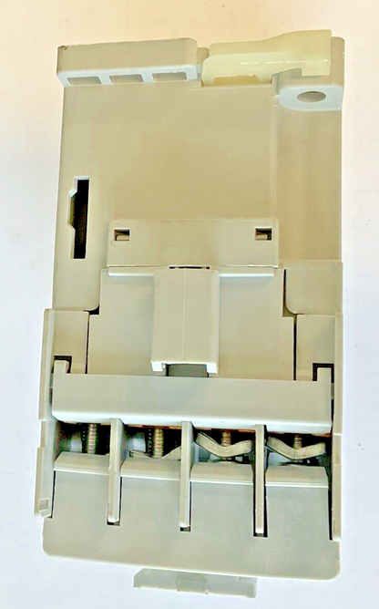 ALLEN BRADLEY 100-C23E*01 CONTACTOR SER.C 24VDC7