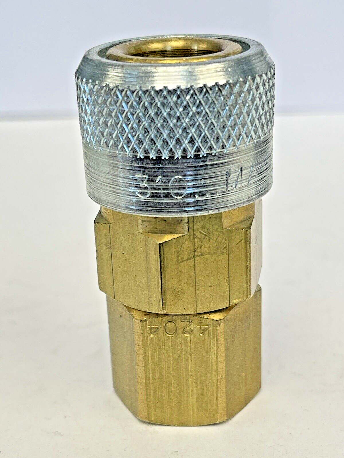 FOSTER - 310-4204 - PNEUMATIC SOCKET - 3/8" NPT, 3/8 – 18 Female Thread, 300 PSI1