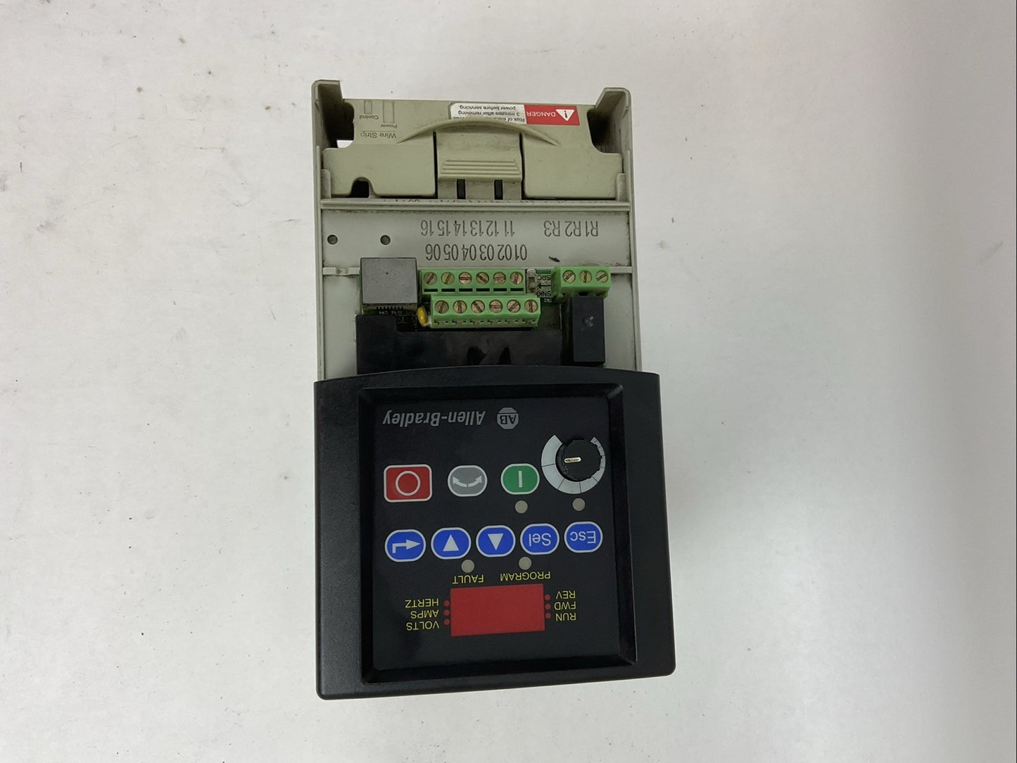 ALLEN BRADLEY 22A-D6P0N104 POWERFLEX DRIVE SER.A FRN: 2.03 7.5AMPS 3.0HP4
