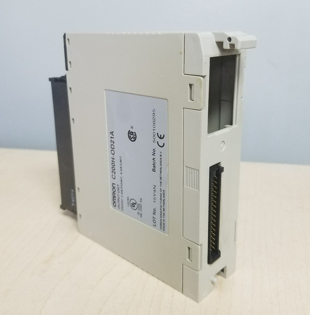 OMRON C200H-OD21A OUTPUT UNIT 1