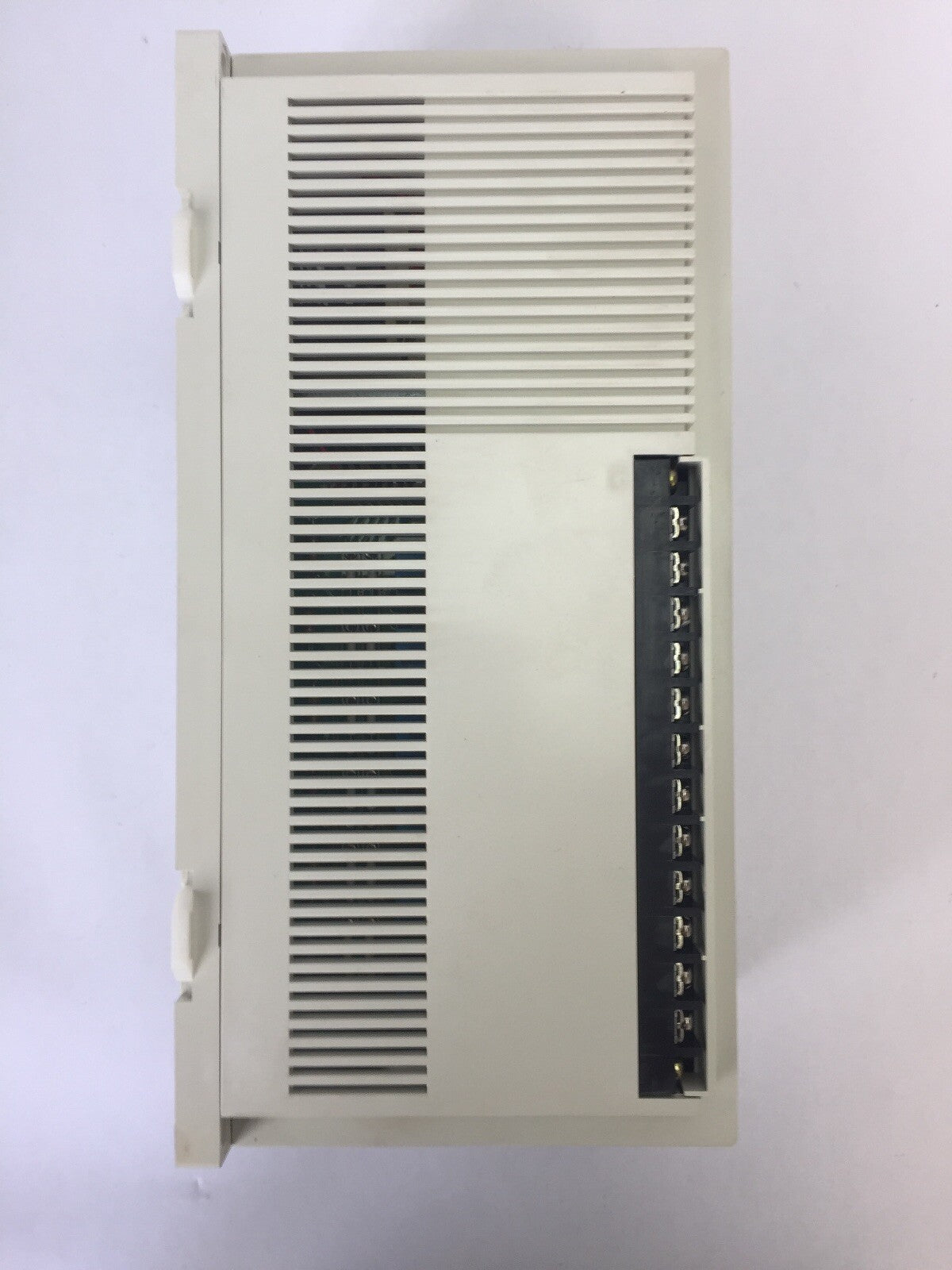 ALLEN BRADLEY 1745-E103 SLC 100 PROGRAMMABLE CONTROLLER  LINE VOLTAGE 100/200VAC6