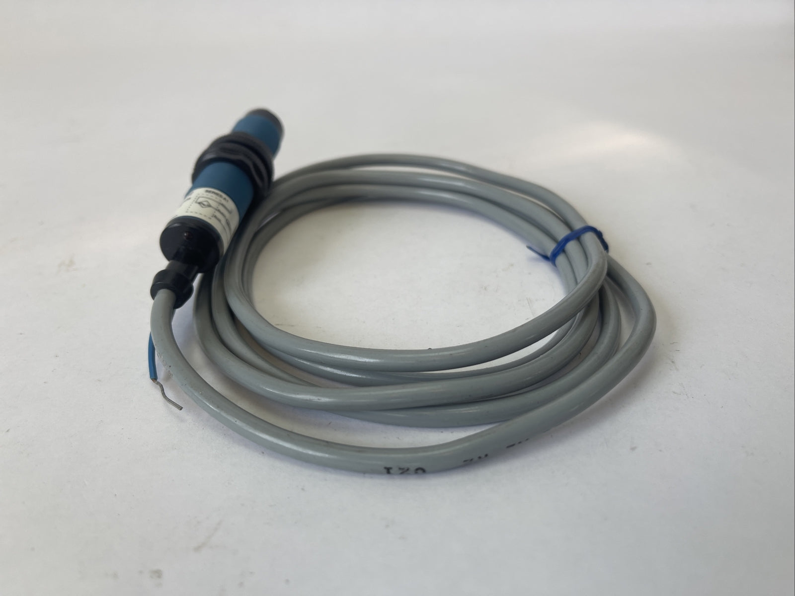 CUTLER HAMMER E58CAL18A2R2 PHOTOELECTRIC TUBULAR SENSOR SERIES A1 120VAC 200mA4