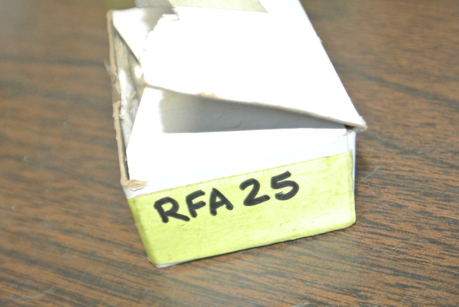 BOX of 10 / ECONOMY RFA25 TYPE RF FUSE / 25A / 130V / NEW SURPLUS4