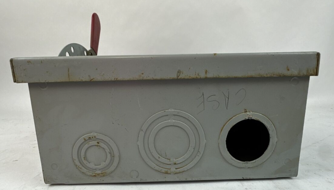 GE TG4322 FUSIBLE SAFETY SWITCH MOD 8 60A 240VAC 3PH 15HP 250VDC 10HP 3P TYPE 13