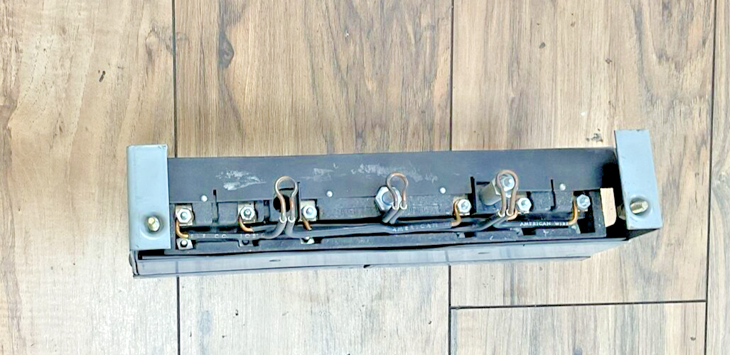 ITE V2A3211 PANELBOARD SWITCH 30A 250V 3POLE 3PH 7 1/2HP5