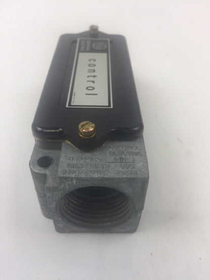GE CR9440D2DF CONTROL LIMIT SWITCH 600 MAX VOLTS 2 1 NO - 1 NC2