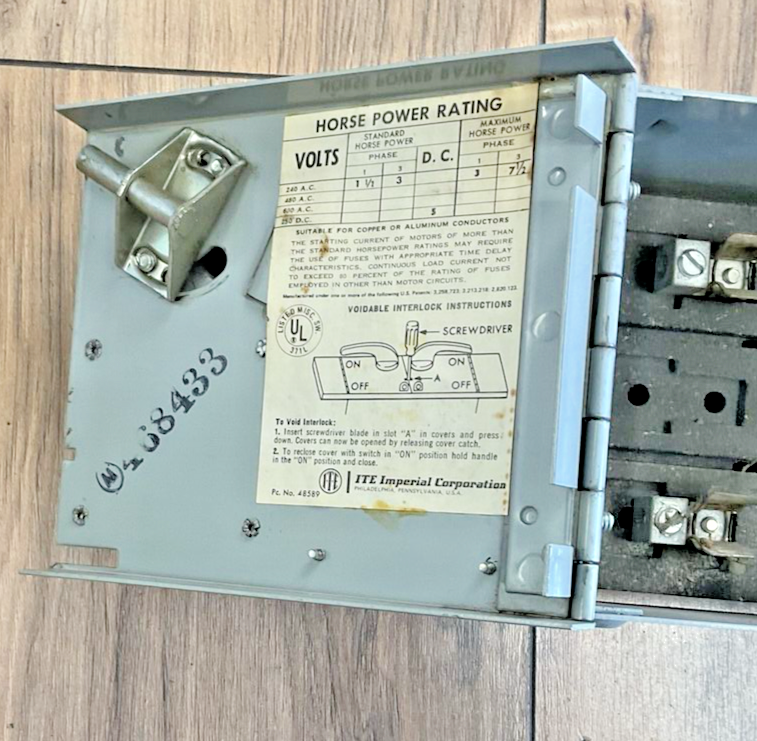 ITE V2B2211LR CLAMPMATIC VACU-BREAK PANELBOARD SWITCH 30A 250V 2POLE 3HP9