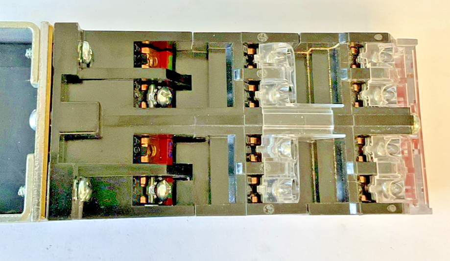 ALLEN BRADLEY 700S-DCPK1020Z24 SAFETY RELAY SER.E 600VAC8