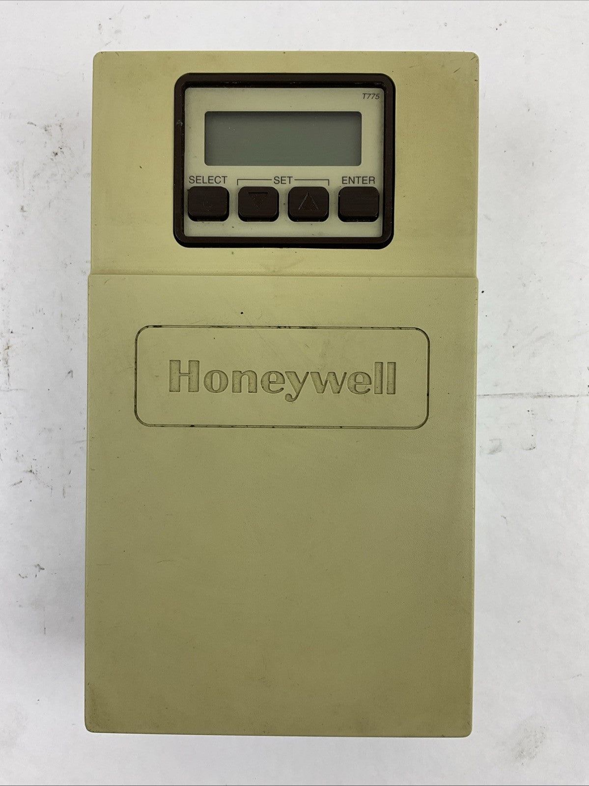 HONEYWELL T775A1035 TEMPERATURE CONTROLLER OUTPUT 120/240VAC0