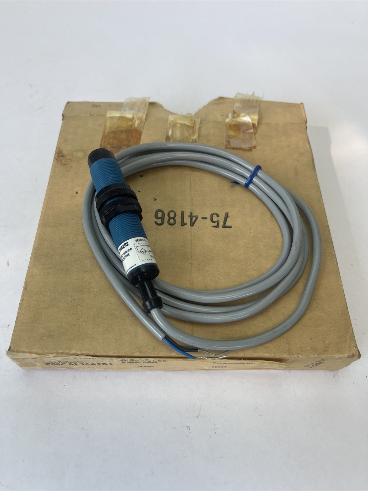 CUTLER HAMMER E58CAL18A2R2 PHOTOELECTRIC TUBULAR SENSOR SERIES A1 120VAC 200mA0