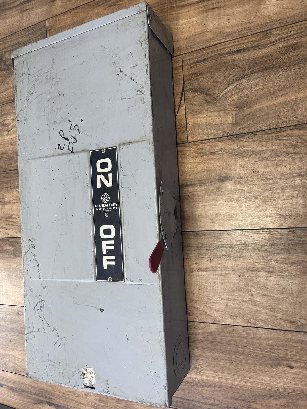 GE TG3224RH MOD 7 FUSIBLE SAFETY SWITCH 2POLE 200A 240VAC 15HP TYPE 3R RAINPROOF3