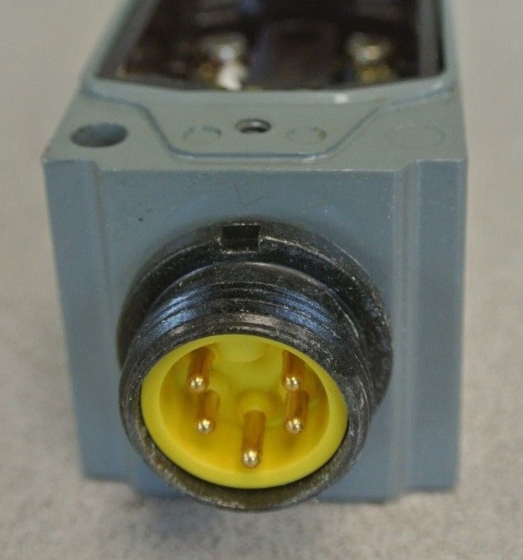 ALLEN-BRADLEY 802T-AMJ1 OILTIGHT LIMIT SWITCH / LEVER TYPE / MAINT / NEW SURPLUS5