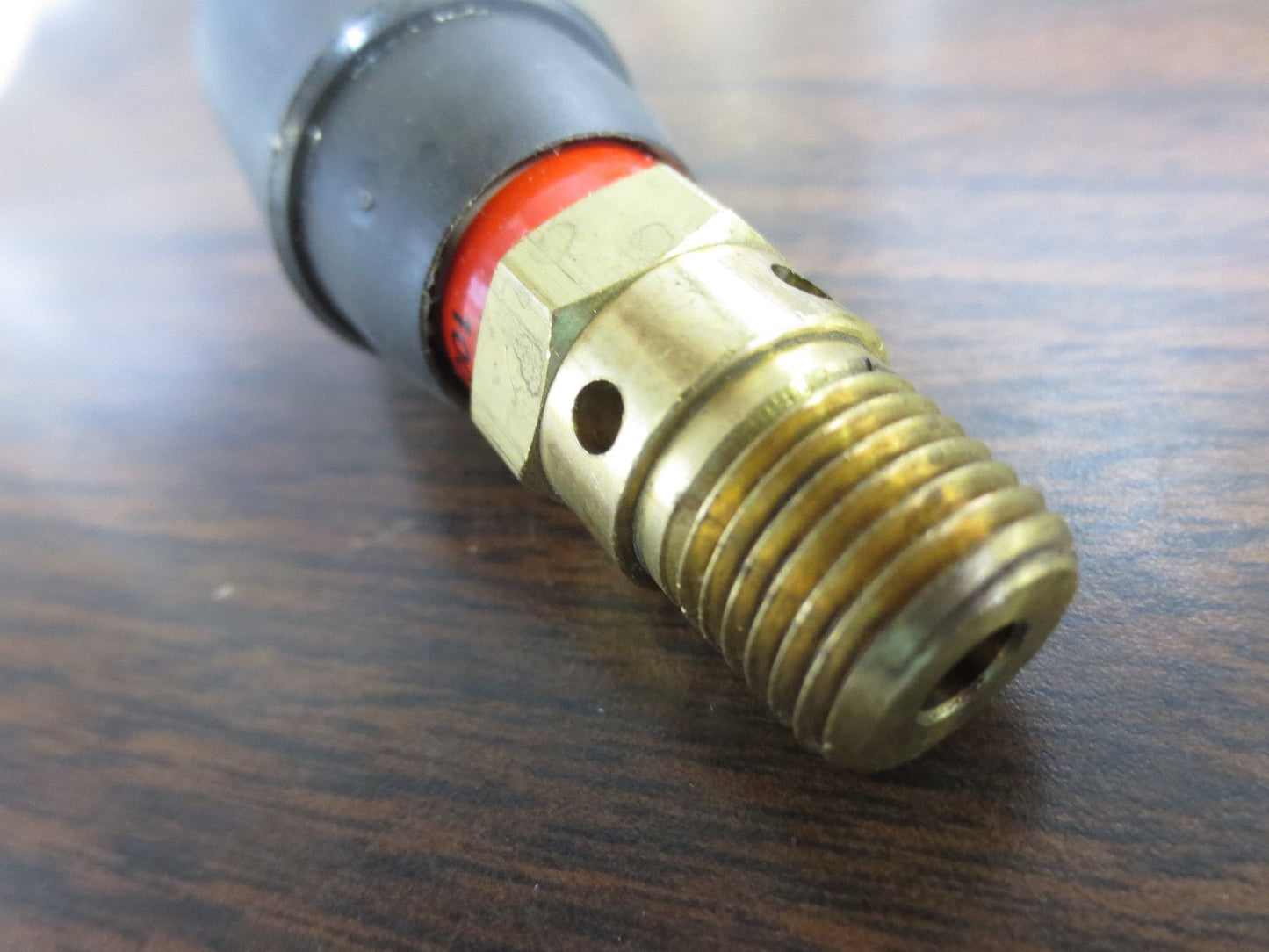 GRAINGER / CONTROL DEVICES 4TK23 BRASS AIR SAFETY VALVE w/ HARD SEAT VALVE - NEW4