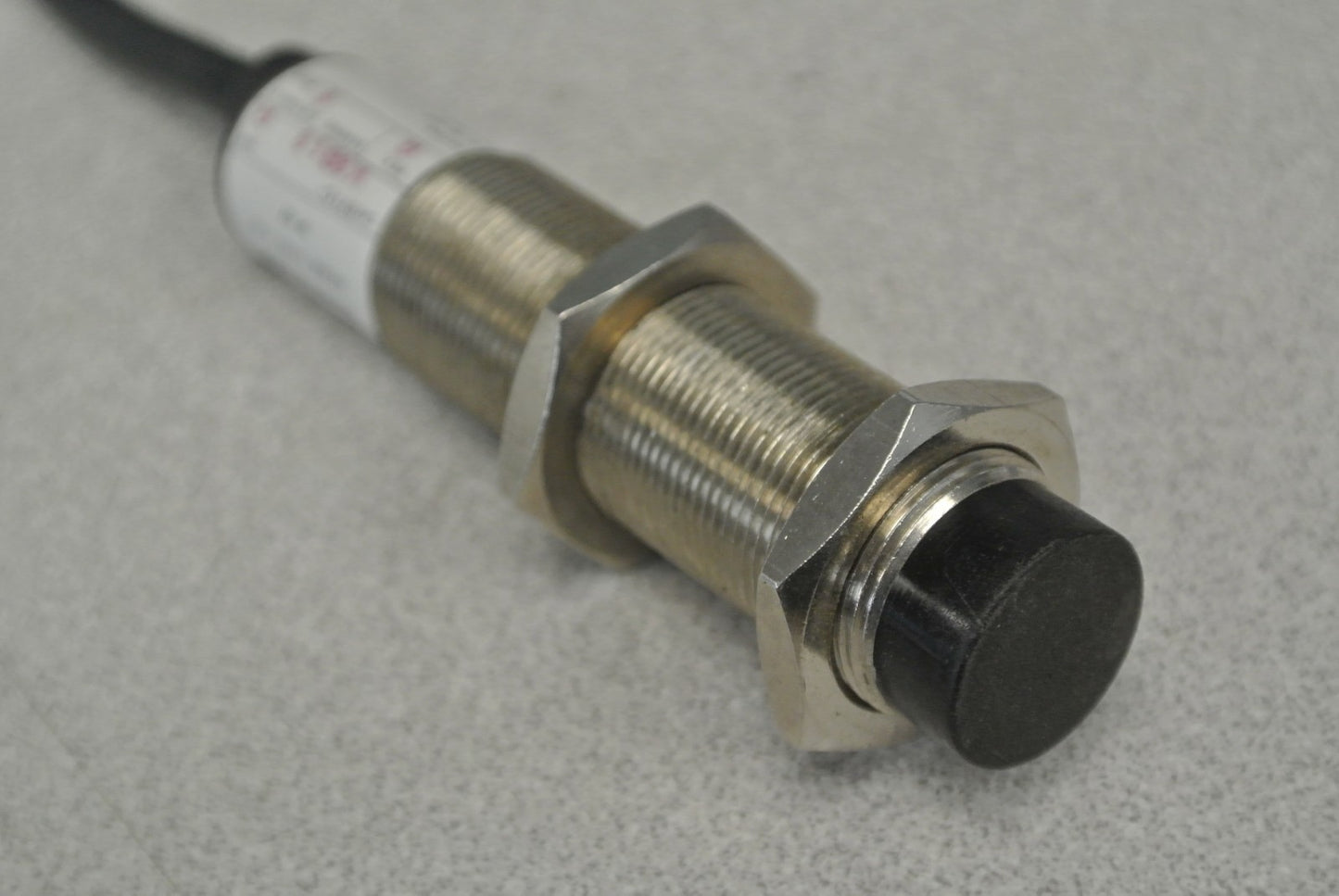 ALLEN-BRADLEY 871C-K8B18 CYLINDRICAL INDUCTIVE PROXIMITY SWITCH / 10-30VDC 18mm2