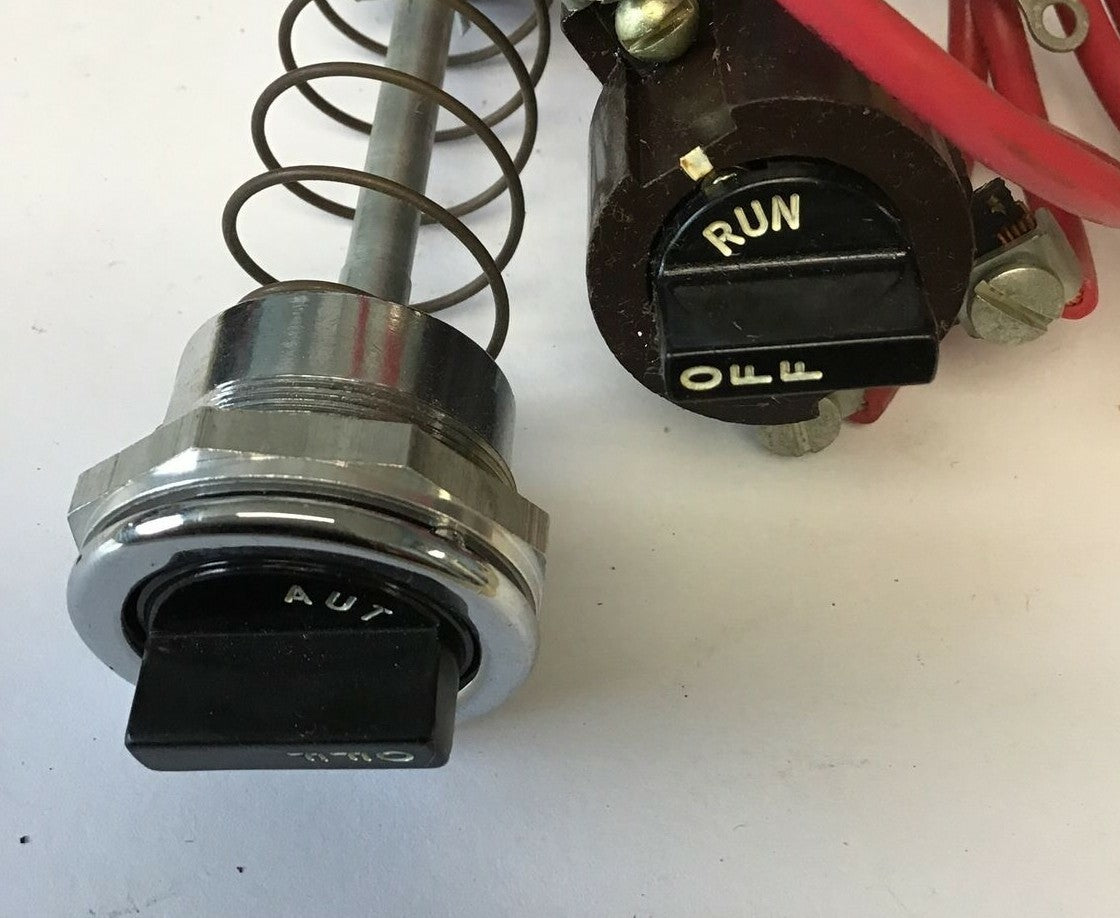 CUTLER HAMMER 10935H17A 3 POSITION SELECTOR SWITCH 5