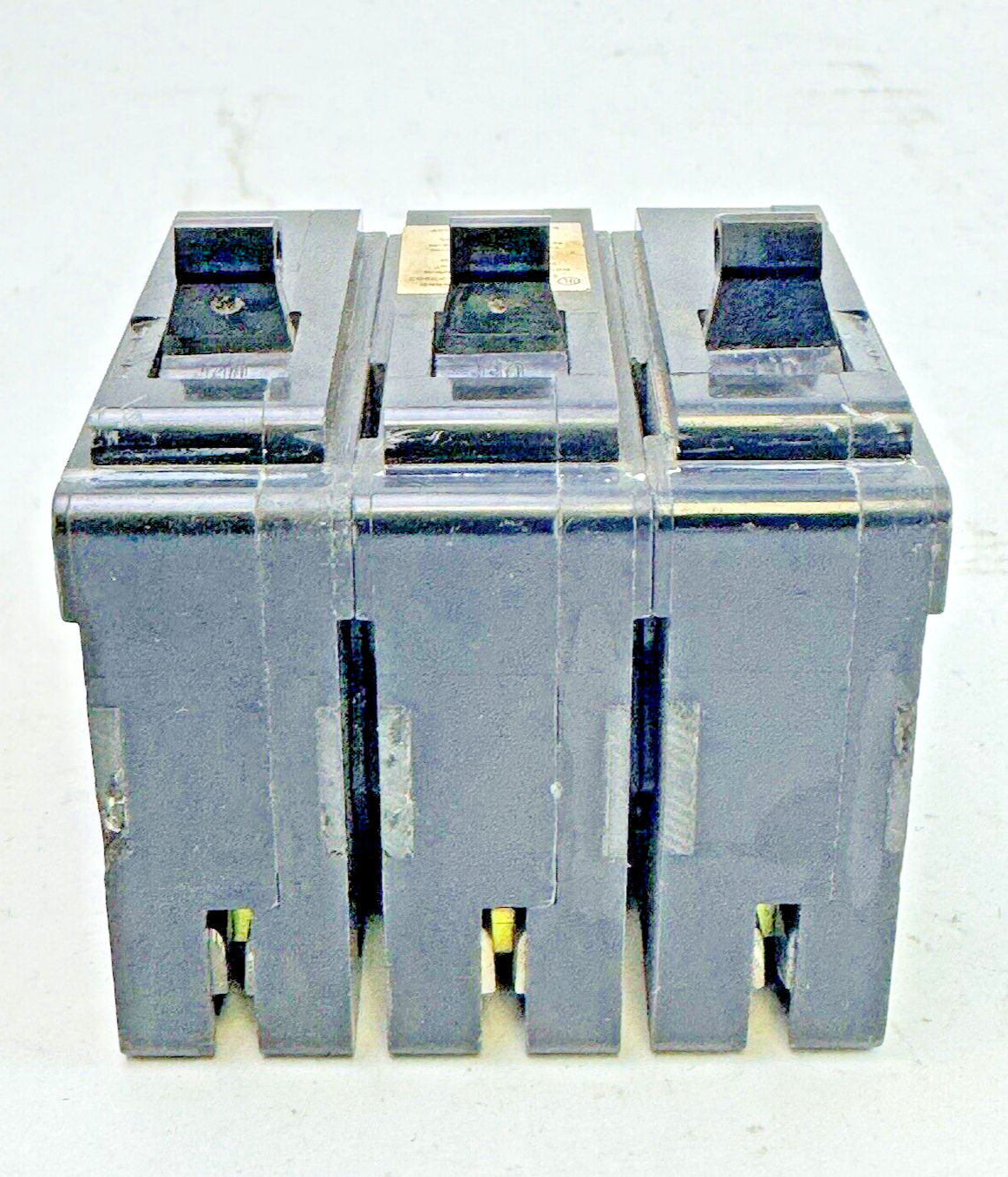 CROUSE-HINDS - MP-A340 - CIRCUIT BREAKER - 40A, 3 POLE, 240 VAC, MP-A-3405