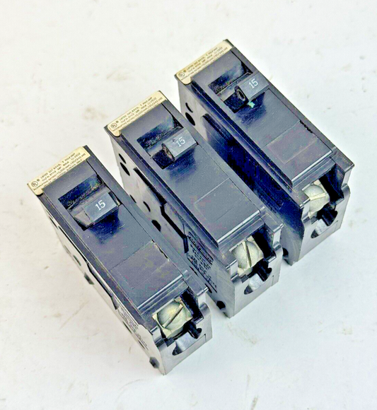CROUSE-HINDS *LOT OF 3*- MP115, 1 POLE, 15 A, 240 VAC CIRCUIT BREAKER - MURRAY0