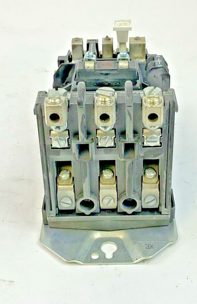 ALLEN-BRADLEY  500F-COD930 STARTER SER. C SIZE 2 W/ 595-A SER.C- HEATERS VARY5