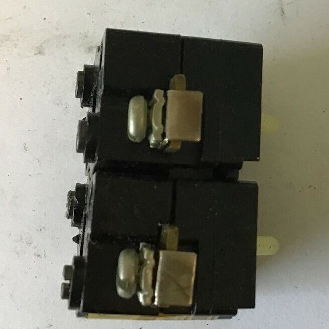 REES 40705 D NO AUXILIARY CONTACT 600VAC ***LOTOF2***7