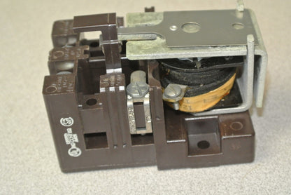 CUTLER-HAMMER 9575H2674A MAGNETIC RELAY 600VAC, PILOT DUTY  / NEW SURPLUS2